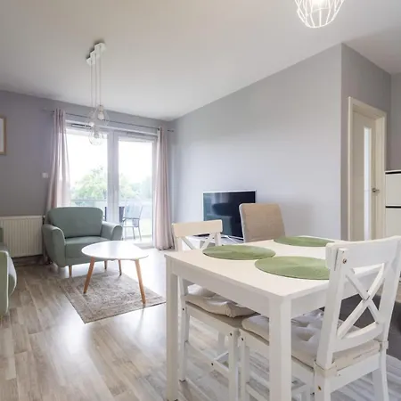 Sunny With A Balcony & Parking Close To The By Renters