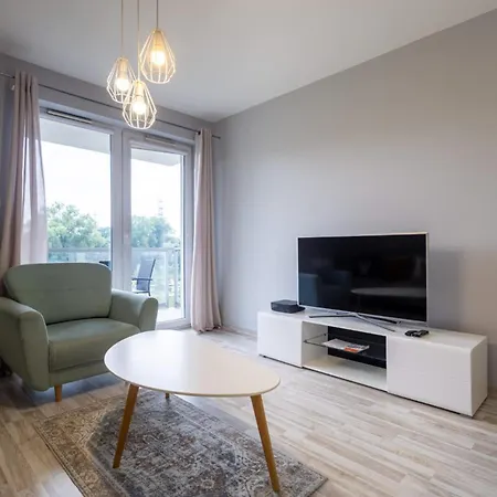 Sunny With A Balcony & Parking Close To The By Renters